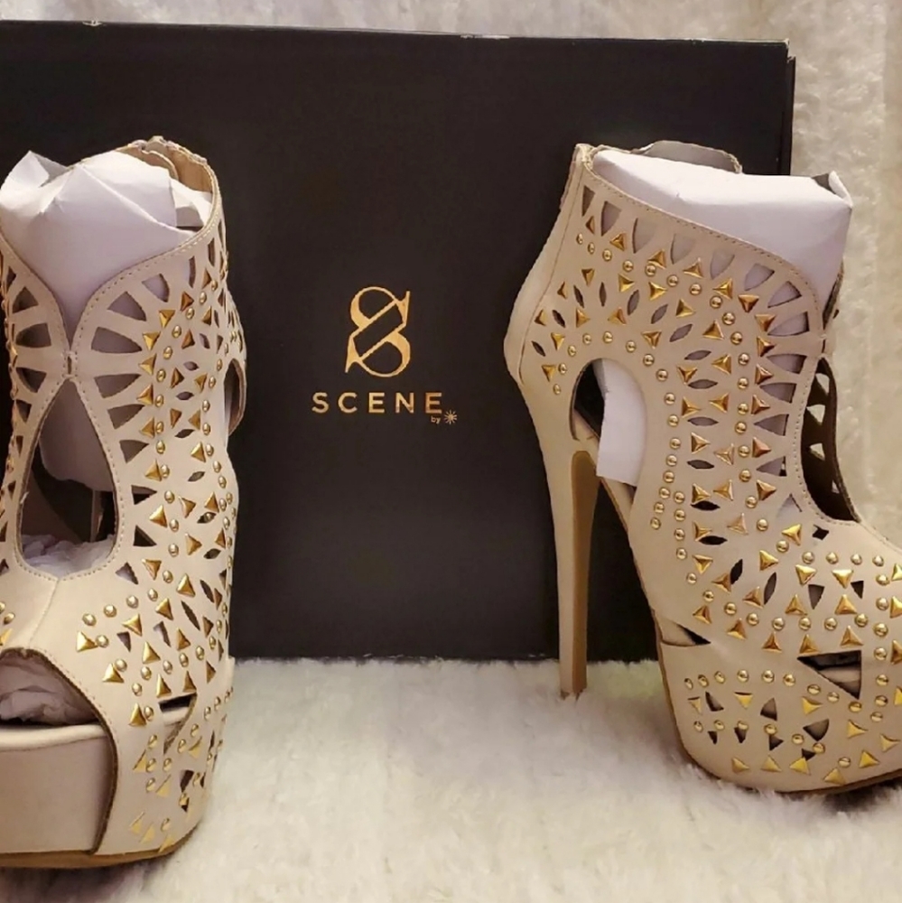 Scene Weaver Makaylia